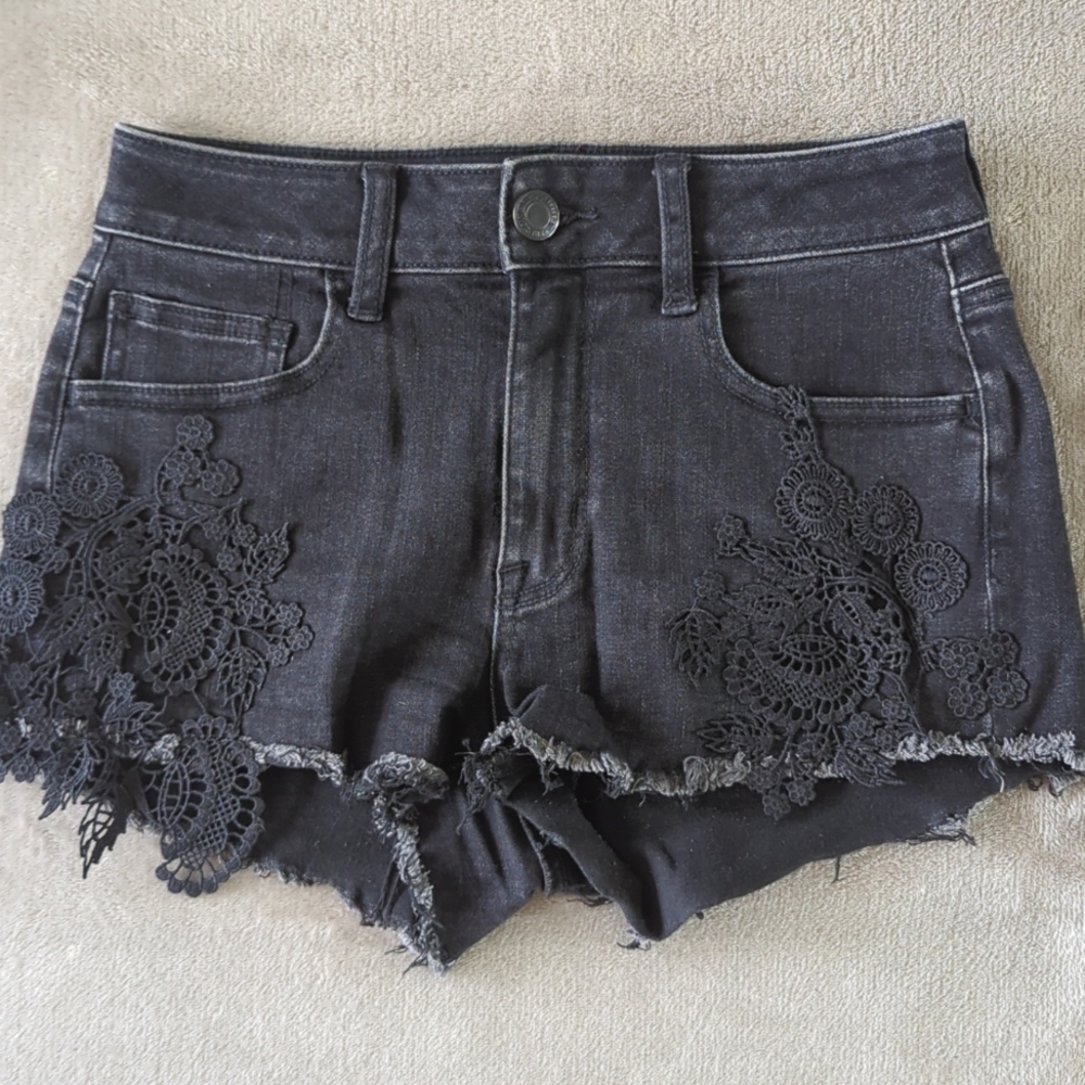 American Eagle crochet short short, high-rise